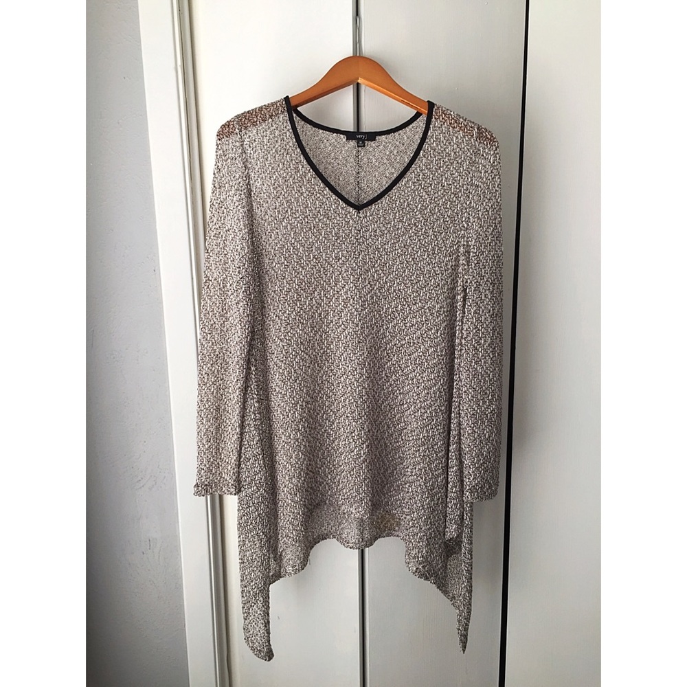 VeryJ Black, White, and Grey Blouse